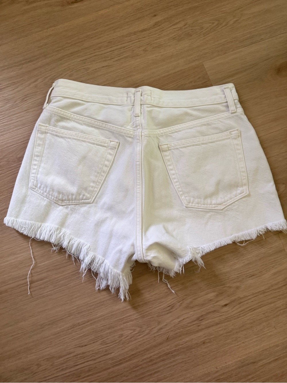AGOLDE Parker Denim Cut Off Shorts White Sz 26 - Picture 2 of 4